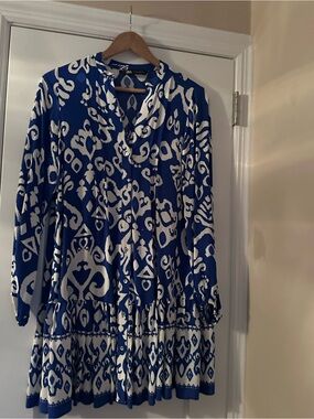 Zara Blue and White Printed Blouse